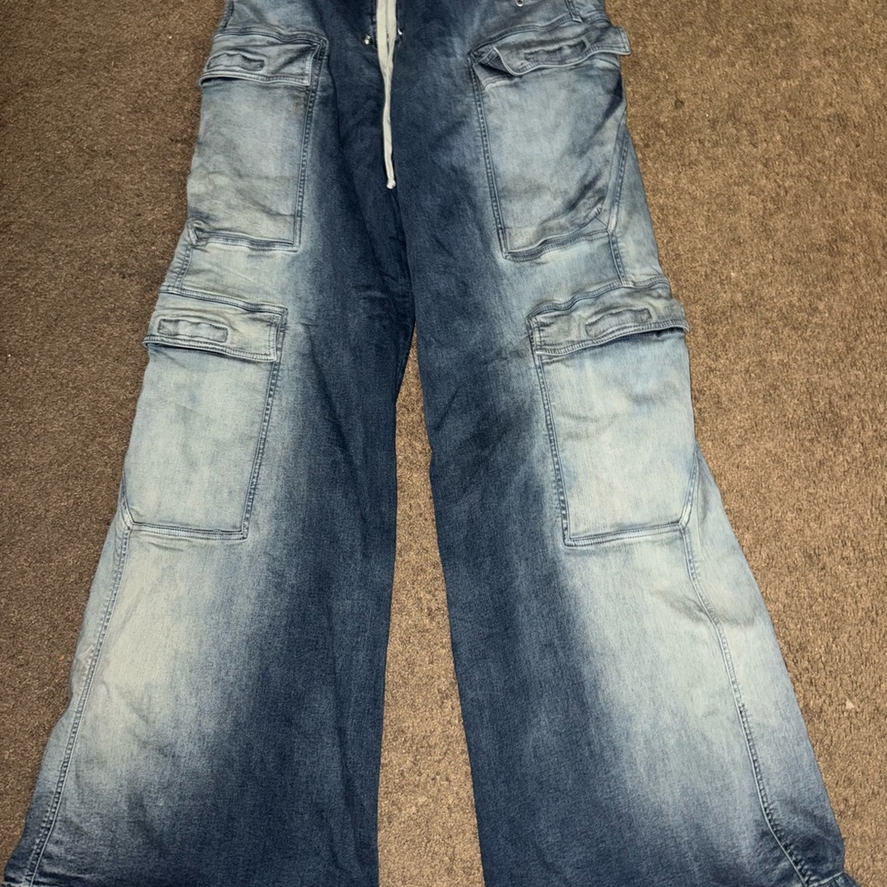Unique Graphic Patch Jeans